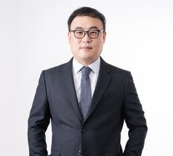 홍병희 교수.jpg